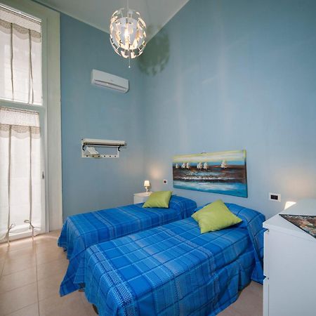 B&B Ma.Li. Napoli Bagian luar foto