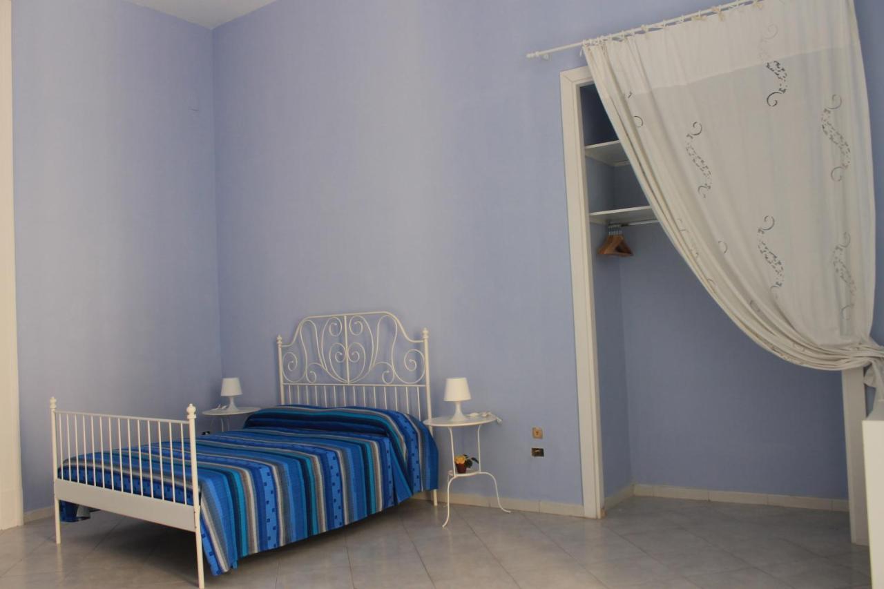 B&B Ma.Li. Napoli Bagian luar foto