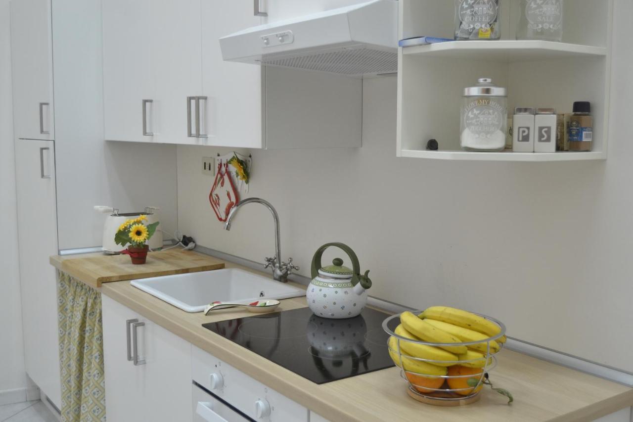 B&B Ma.Li. Napoli Bagian luar foto
