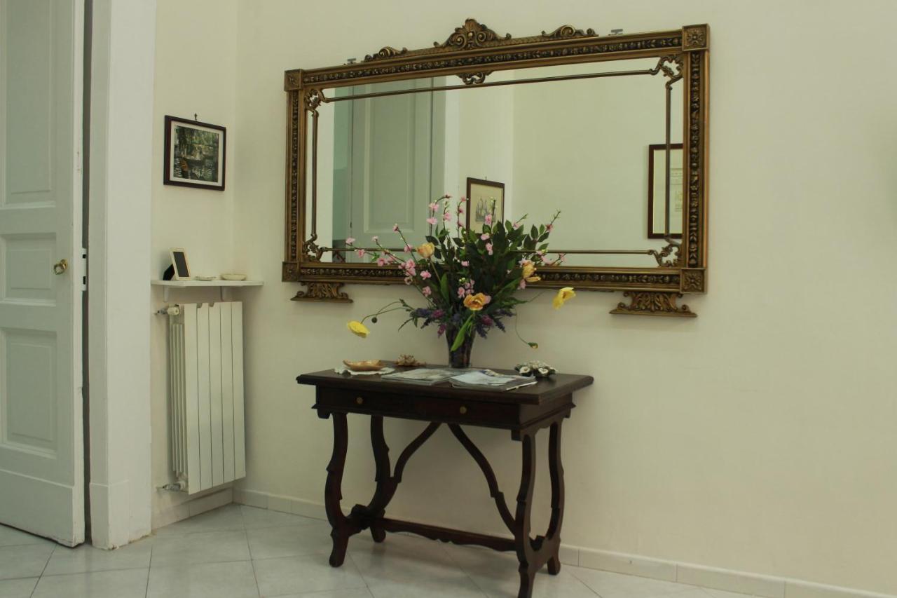 B&B Ma.Li. Napoli Bagian luar foto