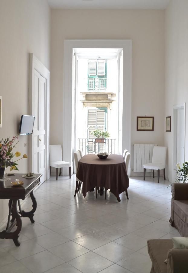 B&B Ma.Li. Napoli Bagian luar foto