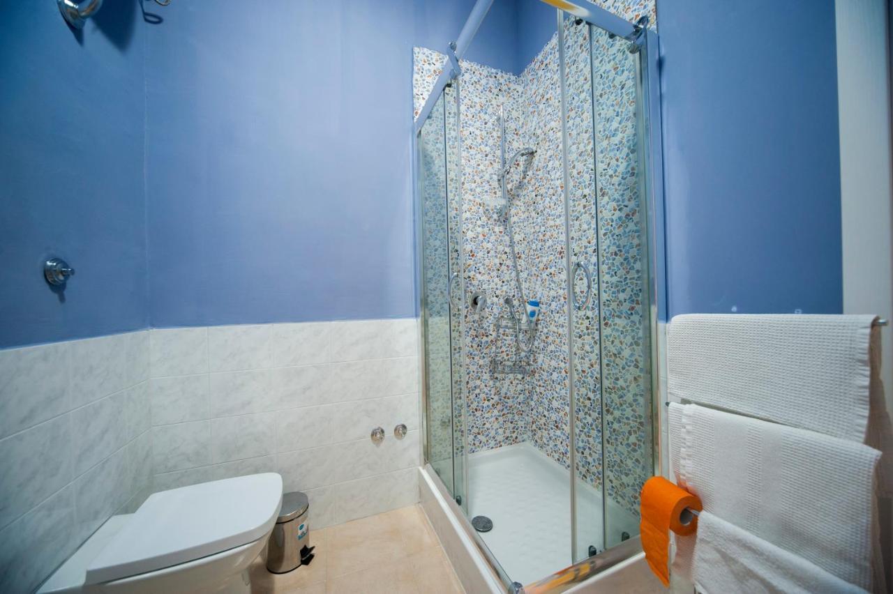 B&B Ma.Li. Napoli Bagian luar foto