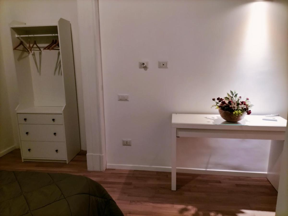 B&B Ma.Li. Napoli Bagian luar foto