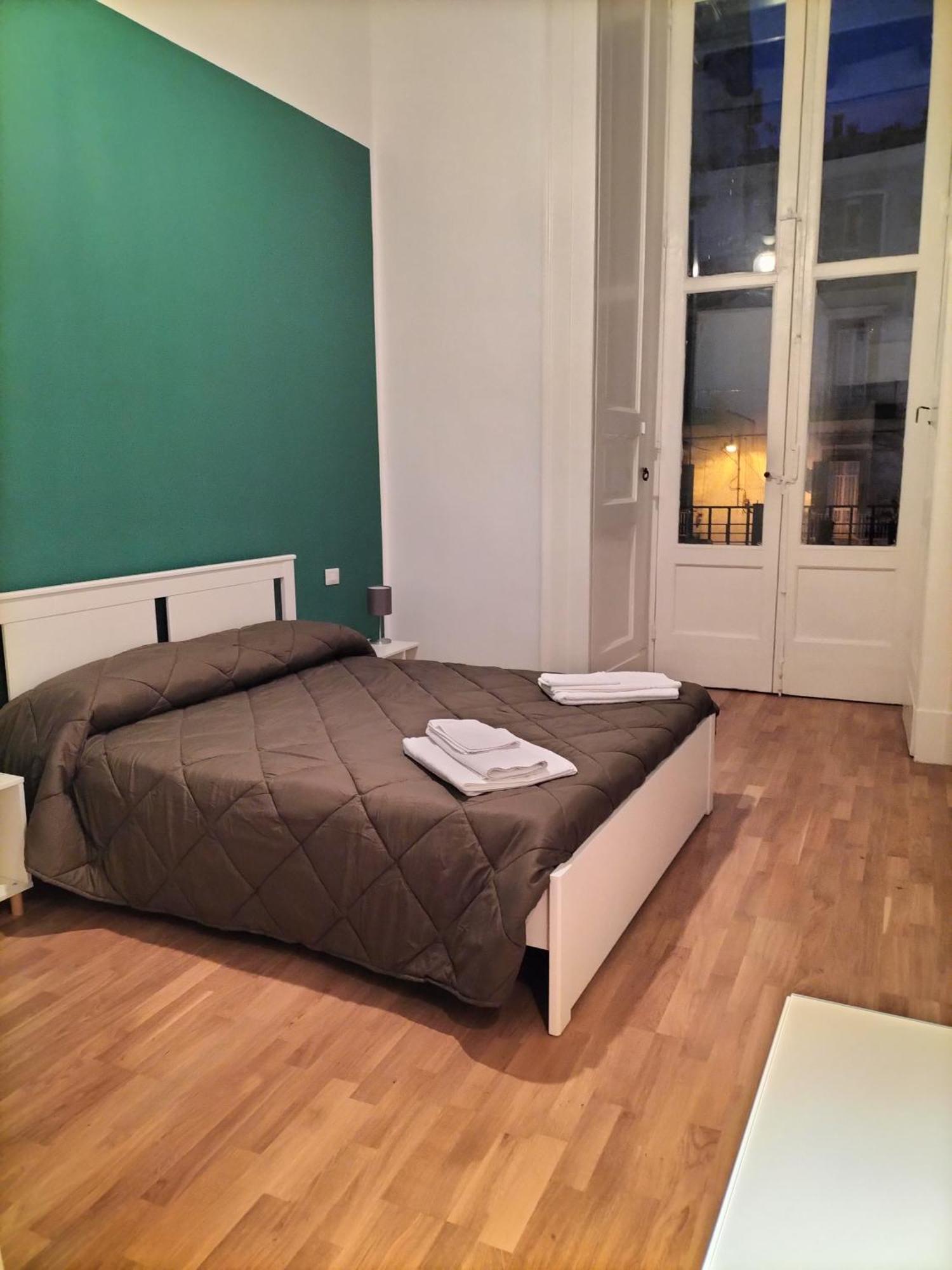 B&B Ma.Li. Napoli Bagian luar foto